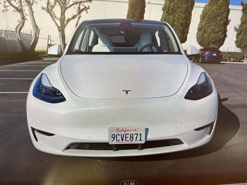 2022 Tesla Model Y Long Range Dual Motor All-Wheel Drive