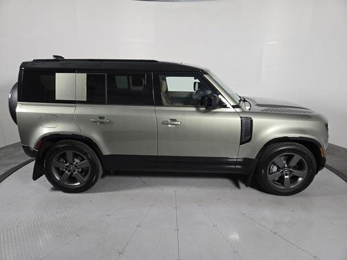 2025 Land Rover Defender 110 P400 X-Dynamic SE