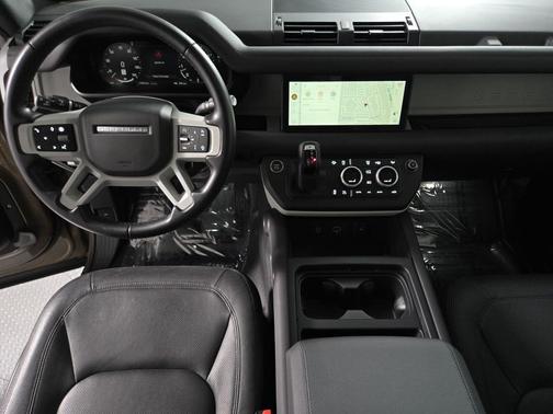 2024 Land Rover Defender 110 P400 S