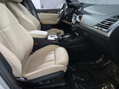Mineral White Metallic 2024 BMW X3 sDrive30i