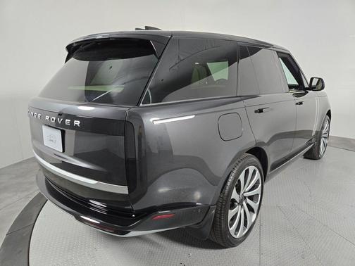 Carpathian Grey Premium Metallic 2026 Land Rover Range Rover P530 Autobiography