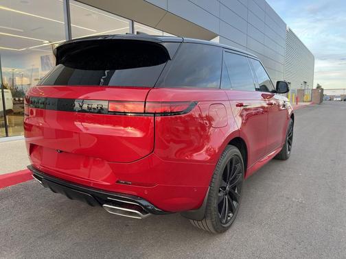 2025 Land Rover Range Rover Sport SE