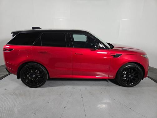 2025 Land Rover Range Rover Sport SE