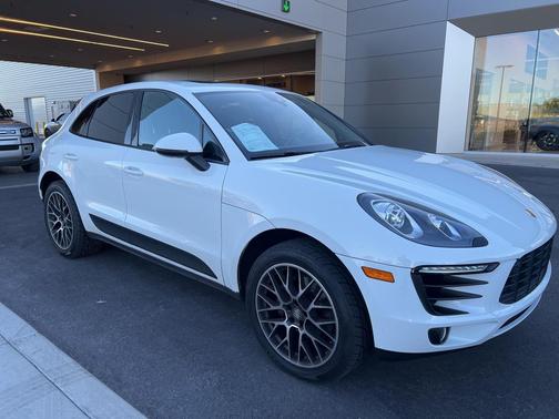2017 Porsche Macan Base