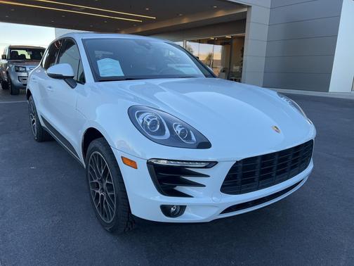 2017 Porsche Macan Base