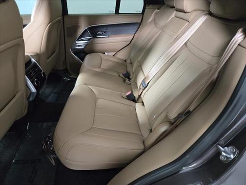 2025 Land Rover Range Rover P550e SE