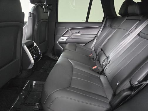 2026 Land Rover Range Rover P400 SE