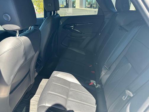 Fuji White 2024 Land Rover Range Rover Evoque Dynamic SE