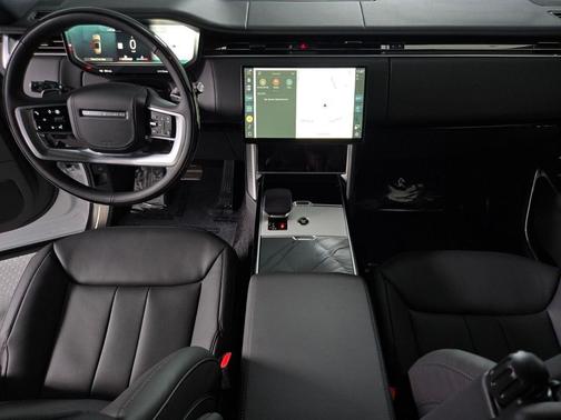 Fuji White 2026 Land Rover Range Rover P400 SE 7 Seat