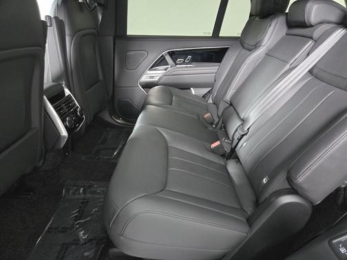 2026 Land Rover Range Rover P400 SE 7 Seat