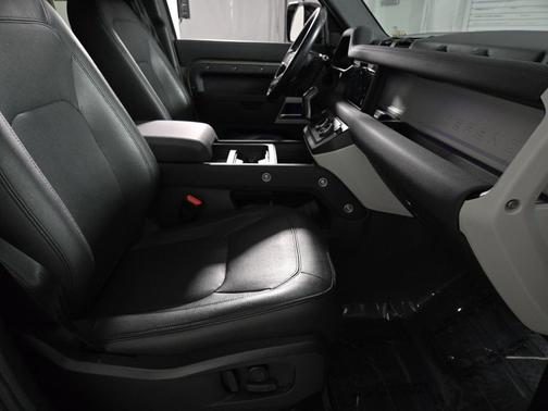2023 Land Rover Defender 110 SE
