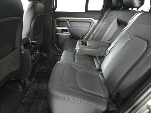 2023 Land Rover Defender 110 SE