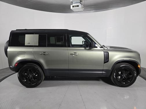 2023 Land Rover Defender 110 SE