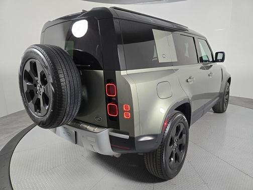 2023 Land Rover Defender 110 SE