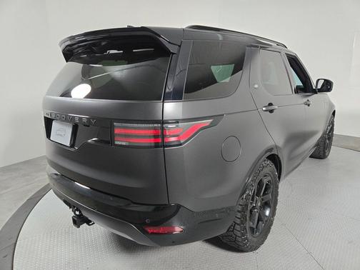 Carpathian Grey Premium Metallic 2024 Land Rover Discovery P360 Dynamic SE