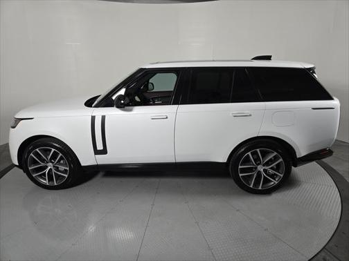 2025 Land Rover Range Rover P550e SE