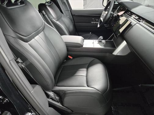 2025 Land Rover Range Rover P530 SE