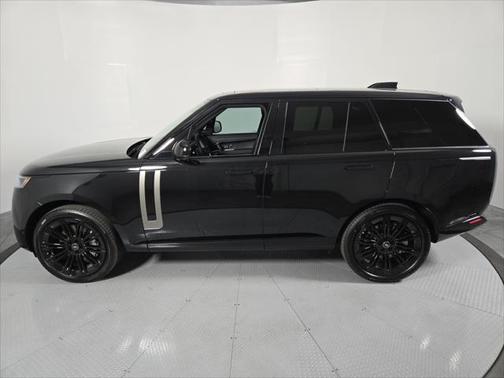 2025 Land Rover Range Rover P530 SE