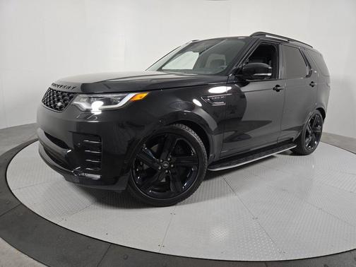 Santorini Black Metallic 2025 Land Rover Discovery P360 Dynamic SE