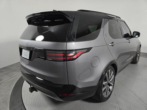 2025 Land Rover Discovery P360 Dynamic SE