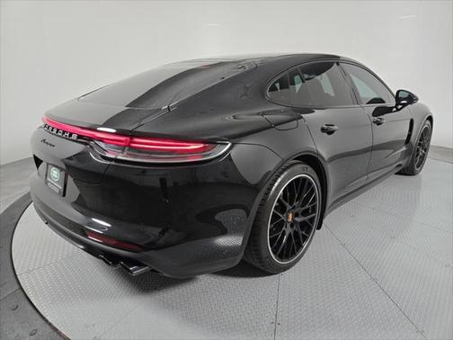 2022 Porsche Panamera Base