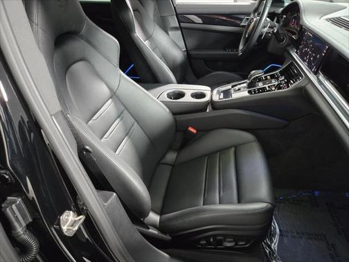 2022 Porsche Panamera Base