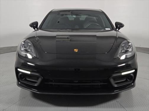2022 Porsche Panamera Base