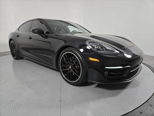 2022 Porsche Panamera Base