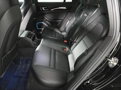 2022 Porsche Panamera Base