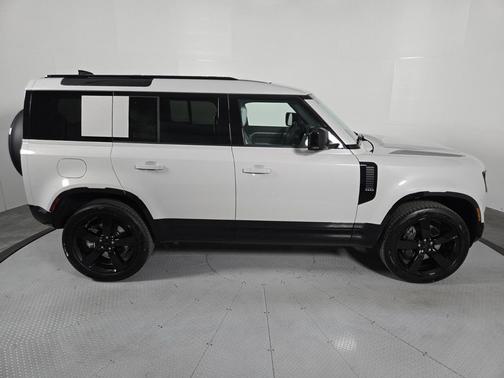 2026 Land Rover Defender P400 X-Dynamic SE