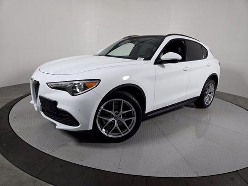 Alfa White 2018 Alfa Romeo Stelvio Ti Sport