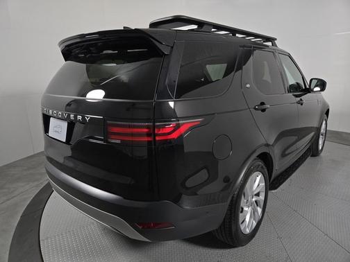 2025 Land Rover Discovery P300 S