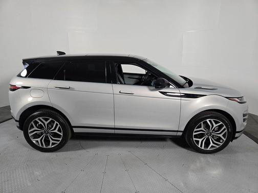 Seoul Pearl Silver Metallic 2023 Land Rover Range Rover Evoque R-Dynamic SE
