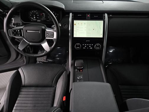 2025 Land Rover Discovery P300 S