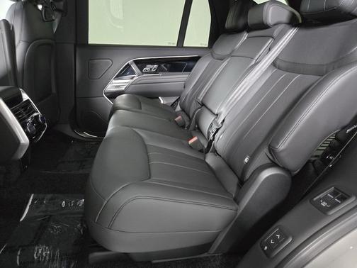 2026 Land Rover Range Rover SE