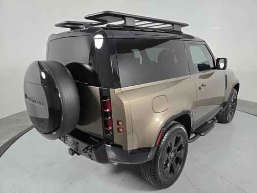 2024 Land Rover Defender 90 P400 X-Dynamic SE