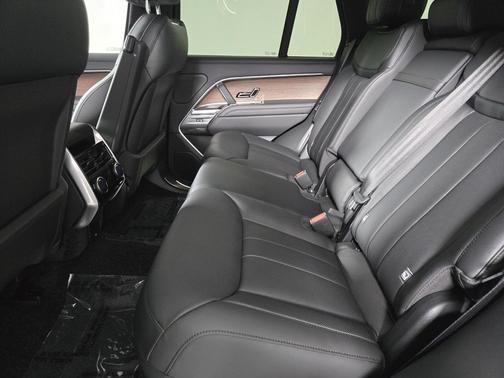 2026 Land Rover Range Rover SE