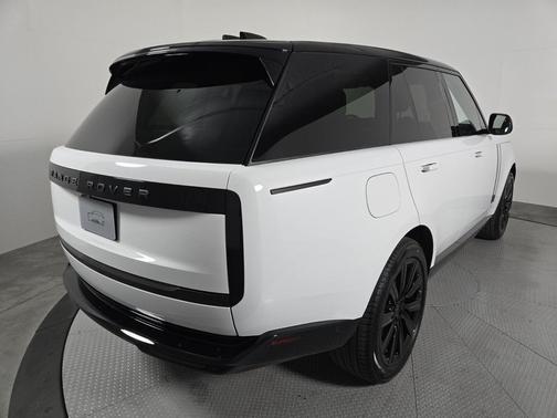 2026 Land Rover Range Rover SE