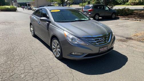 2013 Hyundai SONATA SE
