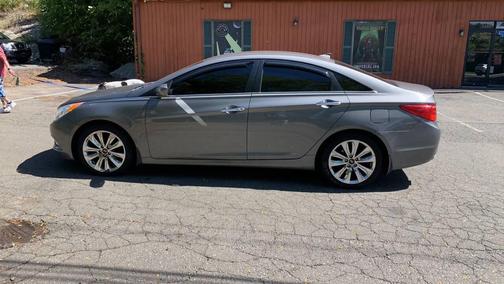 2013 Hyundai SONATA SE