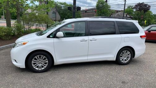 2012 Toyota Sienna XLE