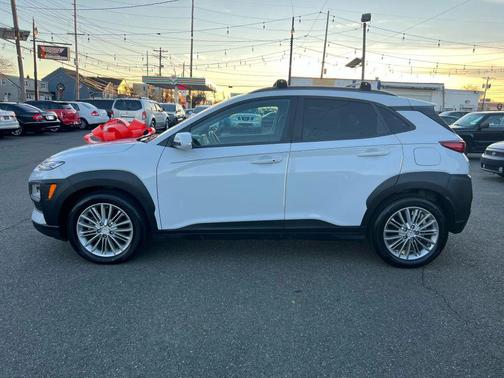 2021 Hyundai KONA SEL Plus