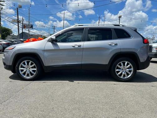 2016 Jeep Cherokee Sport