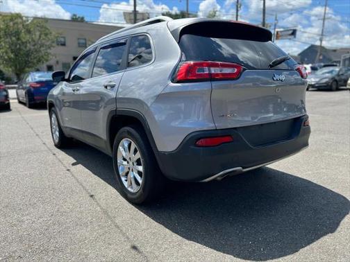 2016 Jeep Cherokee Sport