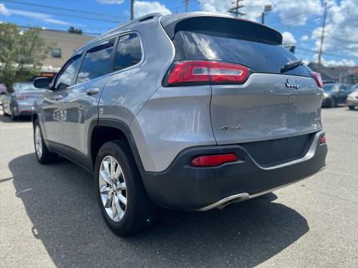 2016 Jeep Cherokee Sport