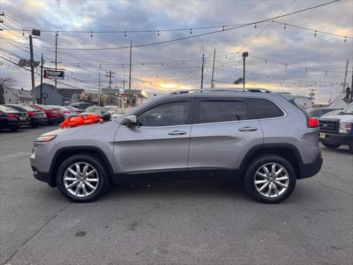 2016 Jeep Cherokee Sport