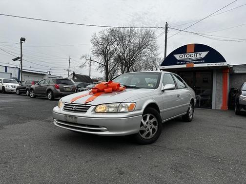 Photo 3 of 25 of 2001 Toyota Camry LE