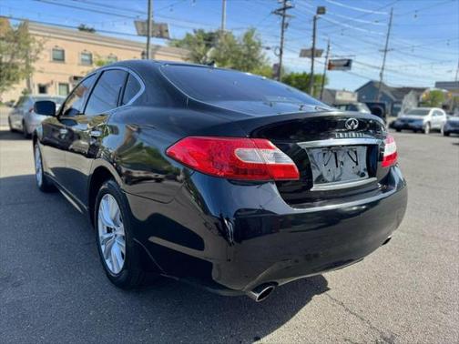 2011 INFINITI M37x Base