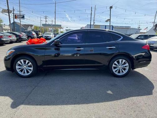 2011 INFINITI M37x Base