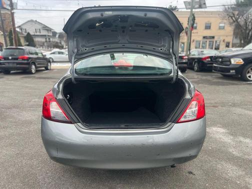 2014 Nissan Versa 1.6 S+